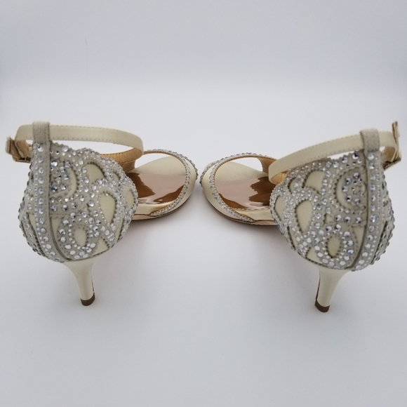 Badgley Mischka Gillian Ankle Strap Open Toe Satin Evening Shoes, Ivory, Size 7 - Picture 8 of 16